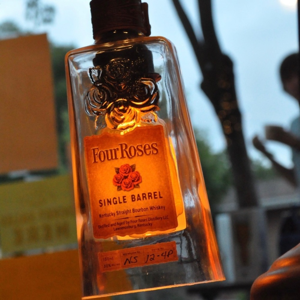 💜 Empty Four Roses Bourbon Bottle - Picture 12 of 12